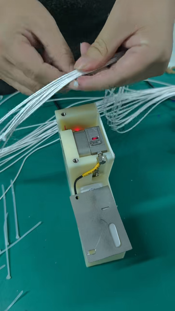 固定ケーブルタイ自動緊張切断機（誘導トリガー）JW-SLQ