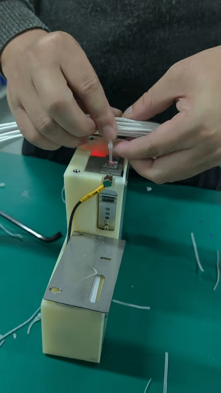 固定ケーブルタイ自動緊張切断機（誘導トリガー）JW-SLQ