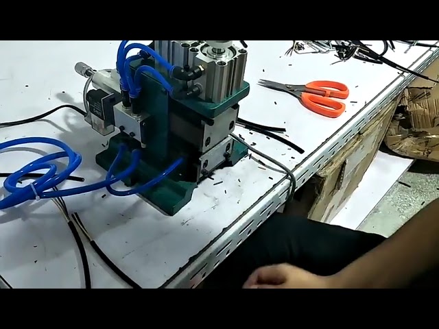 手動空気圧式ケーブル剥線・より合わせ機 | 高効率ワイヤー加工ツール
