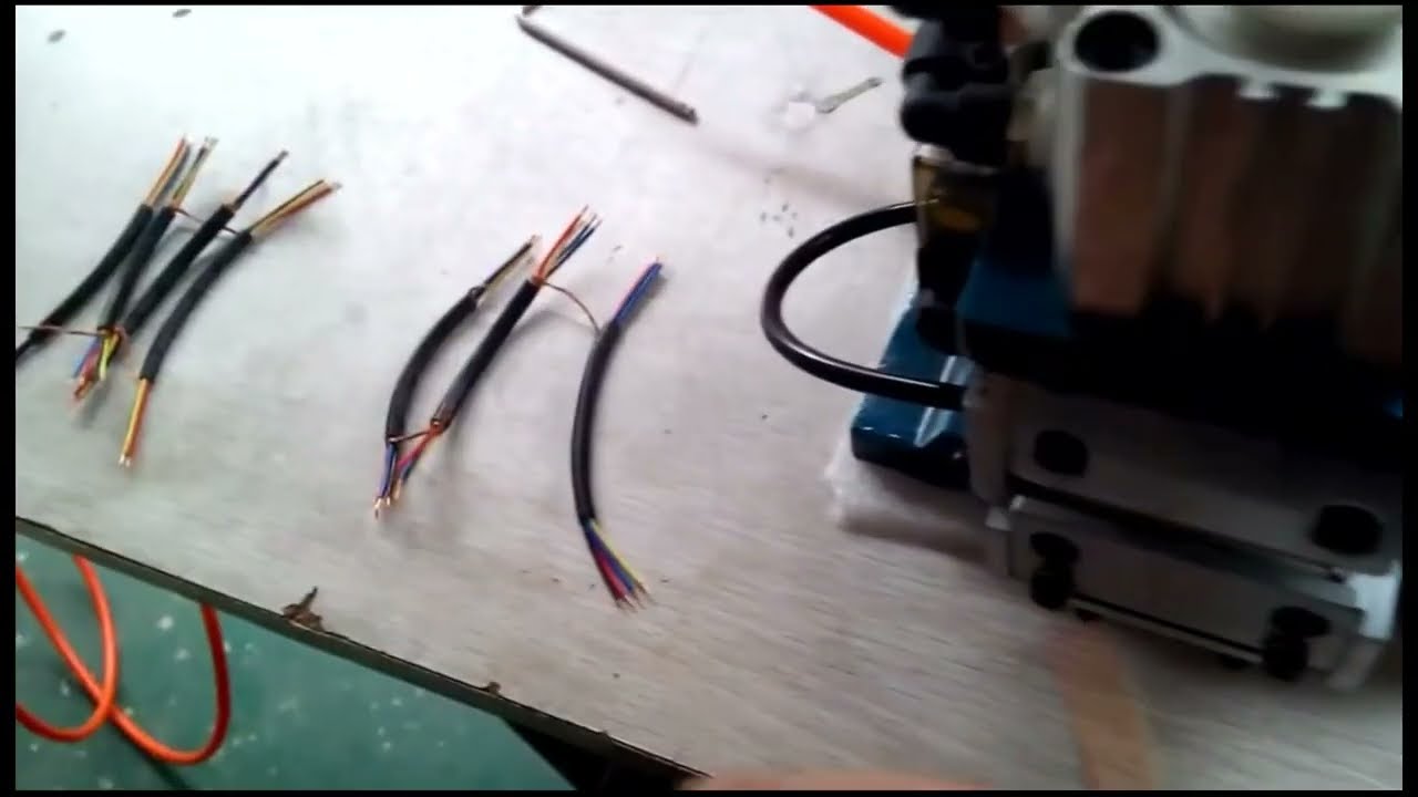 エア式銅線ケーブル皮むき機 | 自動剥離装置