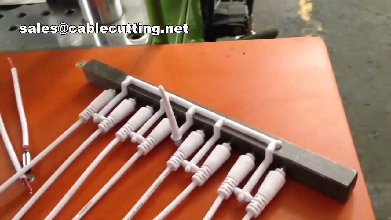 55トン プラスチック・シリコンゴム射出成形機｜高精度・高生産性の工業用機械
