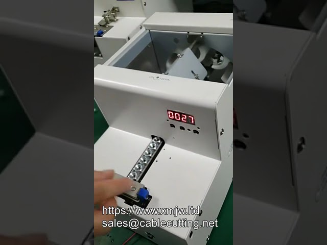 知能型自動ネジ・ナット供給機 | スクリューナットコンベアで組立ライン効率化