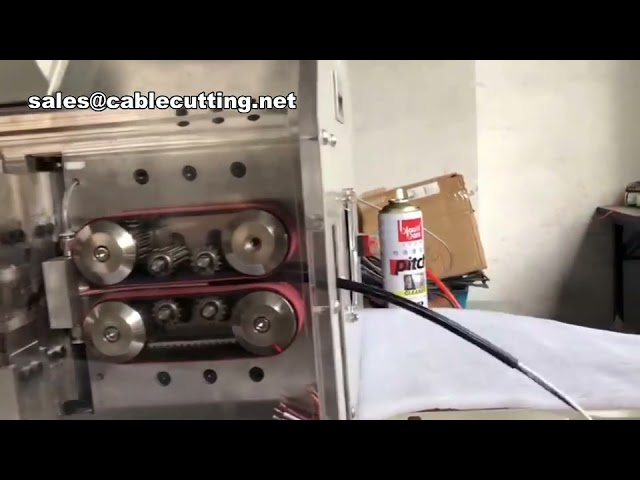 四芯電線剥離切断機、自動多芯電線端末加工機、電気配線処理装置