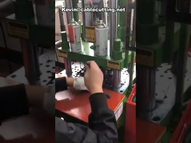 直販デンタルフロスピック射出成形機｜自動車プラスチック部品にも対応