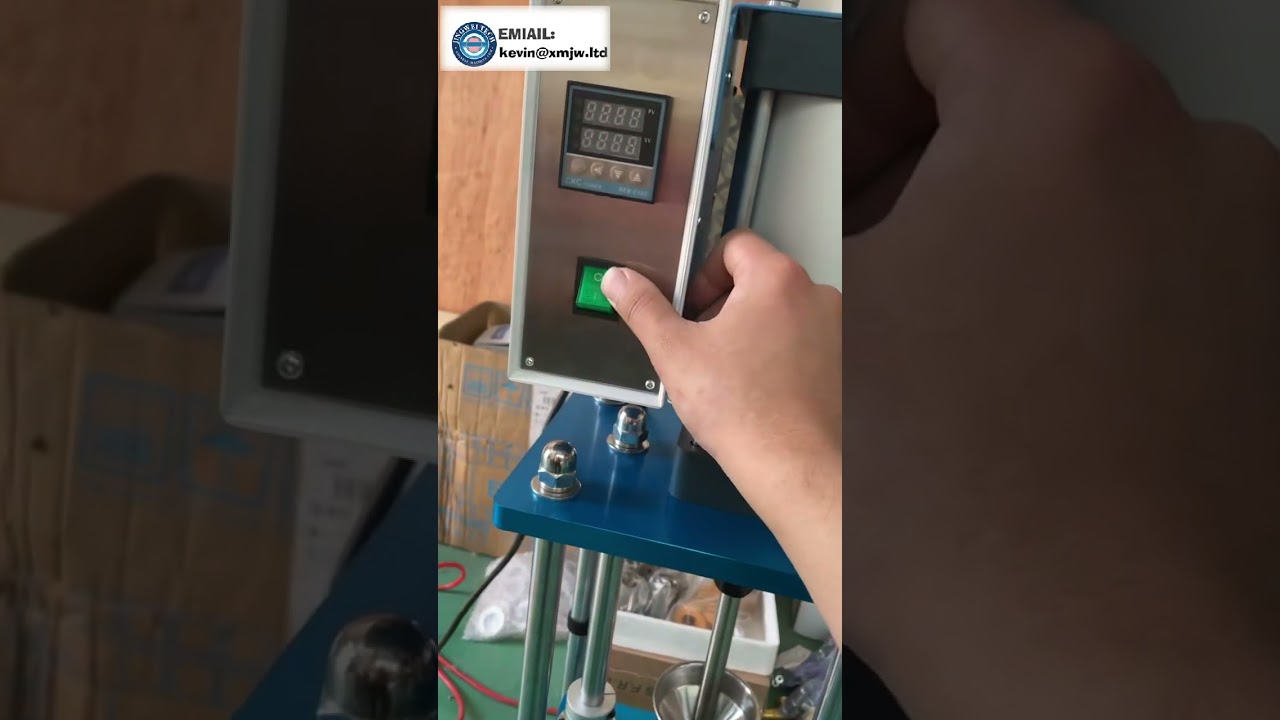 マイクロ手動射出成形機｜ラボ用1-40g小型プラスチック成形機｜イヤホンコードプラグ対応