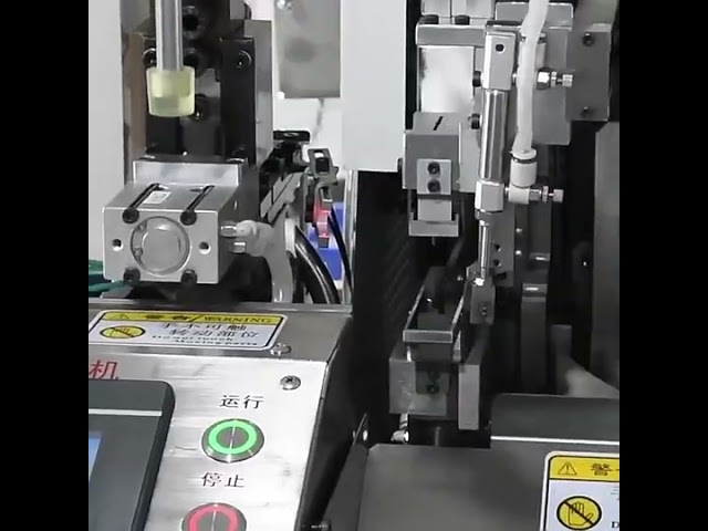 全自動単頭圧着・はんだディップ機 | 防水プラグ対応 ワイヤーハーネス自動化