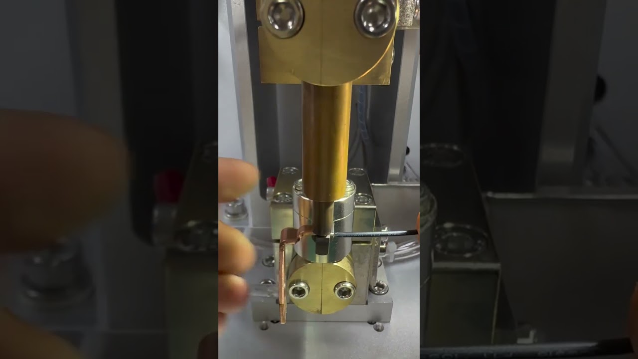 信頼性の高いハーネス加工ツールを使用して、ターミナルをスルーホールからスポット溶接にアップグレード
