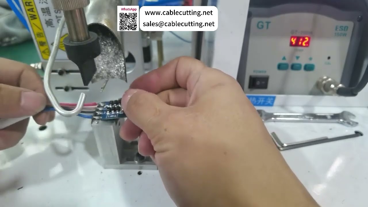 半自動ワイヤー・PCBはんだ付け機 高精度電子はんだ付け加工ツール