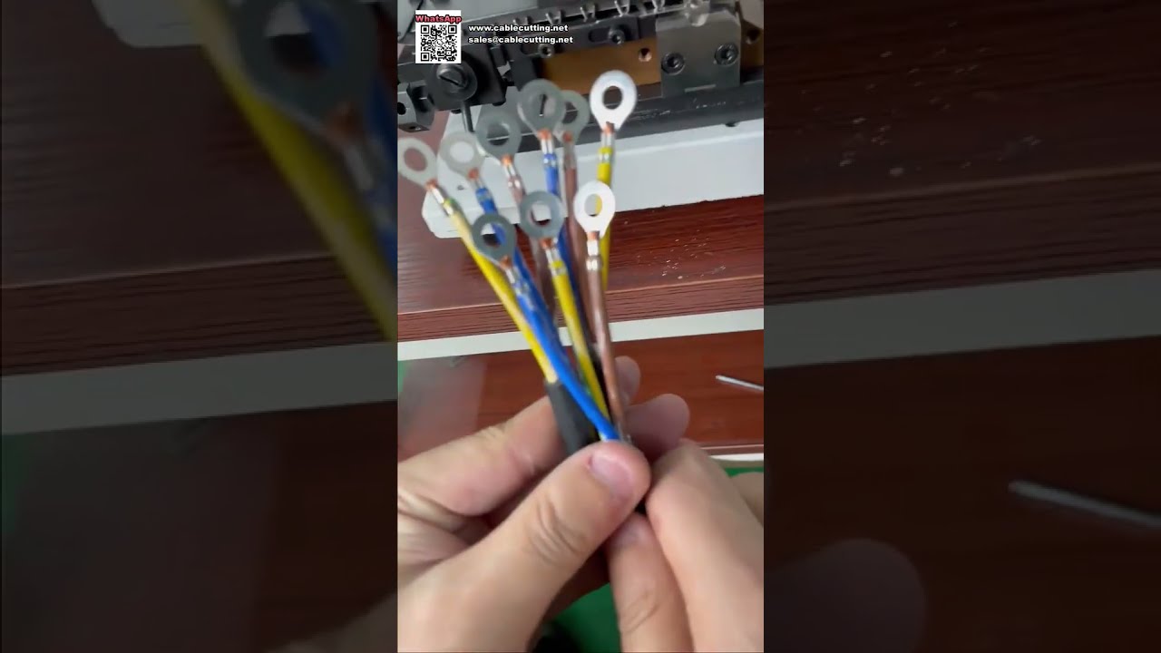 2トン端子圧着機 — 横型金型で高速加工